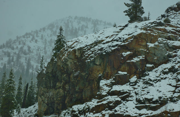 April Snow in the Sierra Nevada Mountains - image #435655 gratis