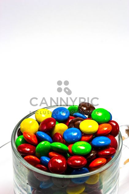 A cup of multi color chocolate candy - Kostenloses image #439045