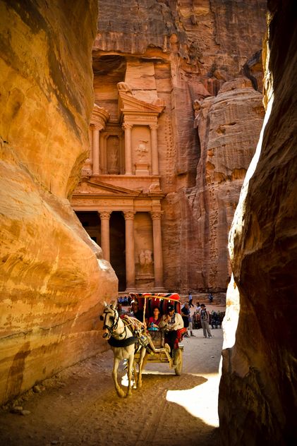 Bedouin carriage in Siq passage to Petra - Kostenloses image #449585