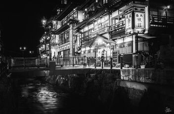 Ginzan Onsen at night - image #500315 gratis